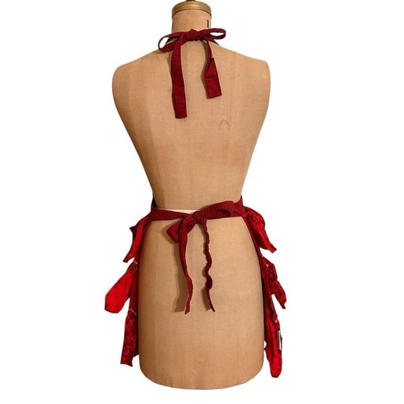 Simply Envogue Red and White Frilled and beaded pinafore kitchen apron - Picture 5 of 10